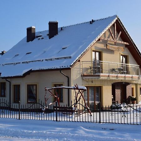 Hotel Gosciniec Klejnot Borowo Esterno foto