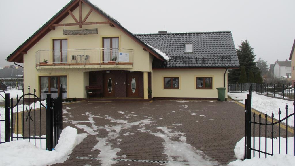 Hotel Gosciniec Klejnot Borowo Esterno foto